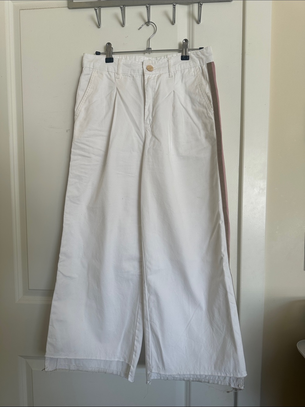 Zara White Wide-Leg Jeans with Pink Side Stripe